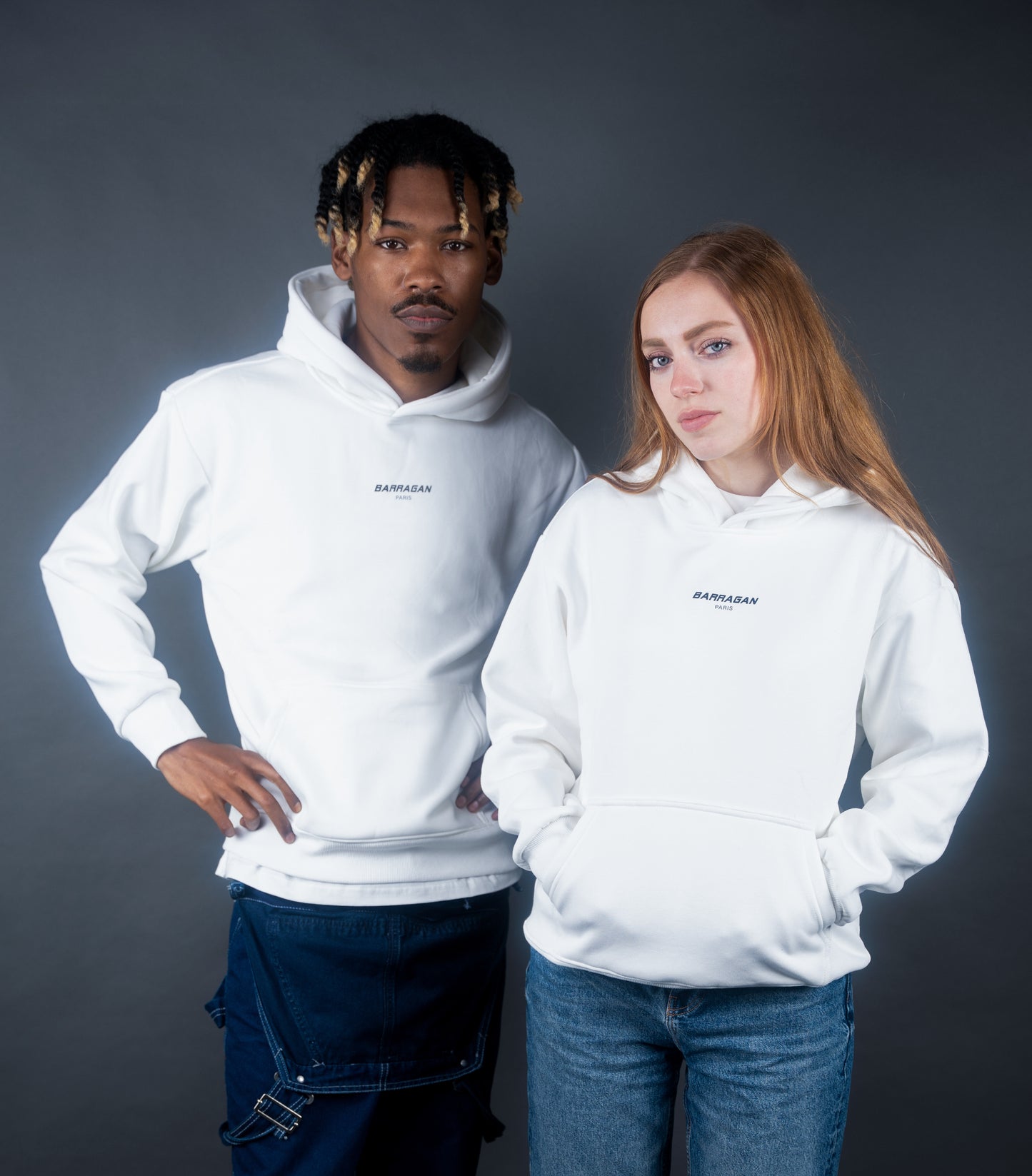 Sweat-shirt à capuche blanc et bleu violet marine